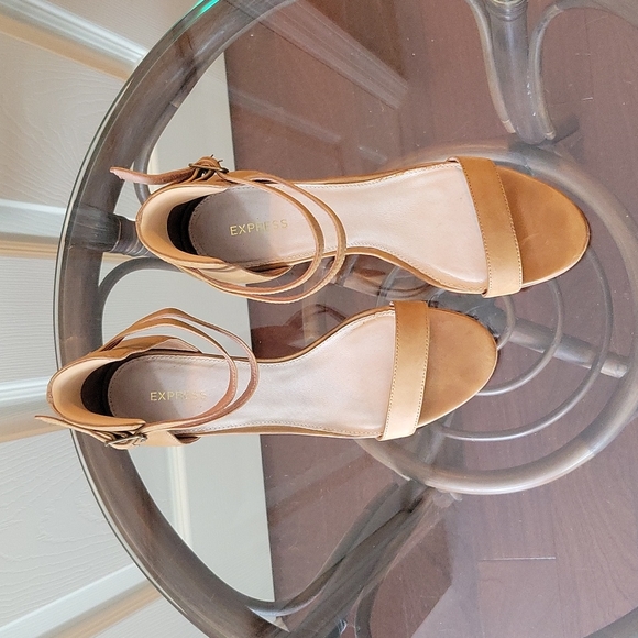 Express 3" Tan Strappy Sandal, Size 8 - Picture 3 of 8